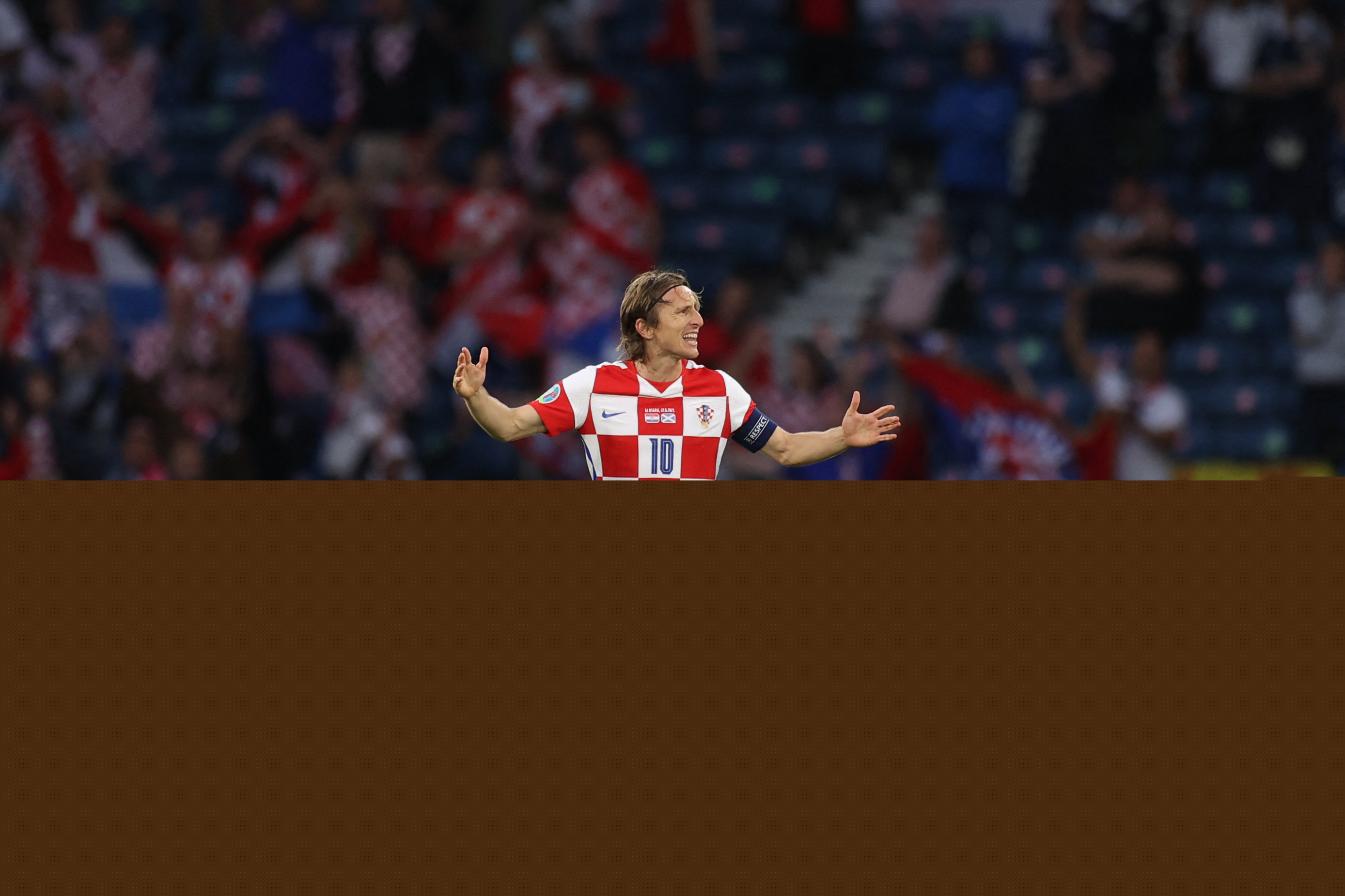 泰州常规赛阶段曾0-4负于南通，而决赛泰州点球战胜南通夺冠