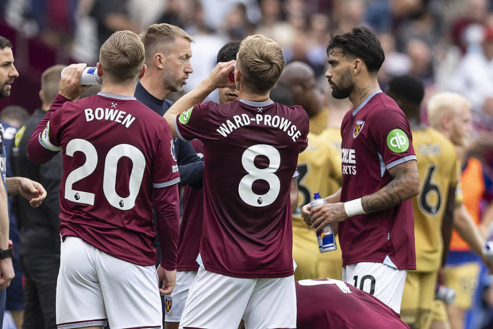 中甲半场：安以恩笑纳对方门将大礼，辽宁铁人暂1-0佛山南狮